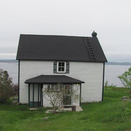Vila Wolf Cove Retreat House Amherst Cove Exteriér fotografie